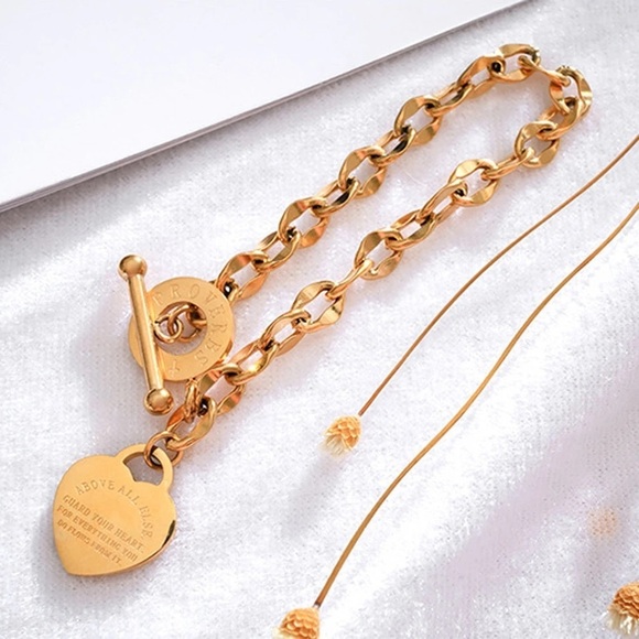 Classic Heart Charm Toggle Bracelet in Silver - Picture 4 of 5